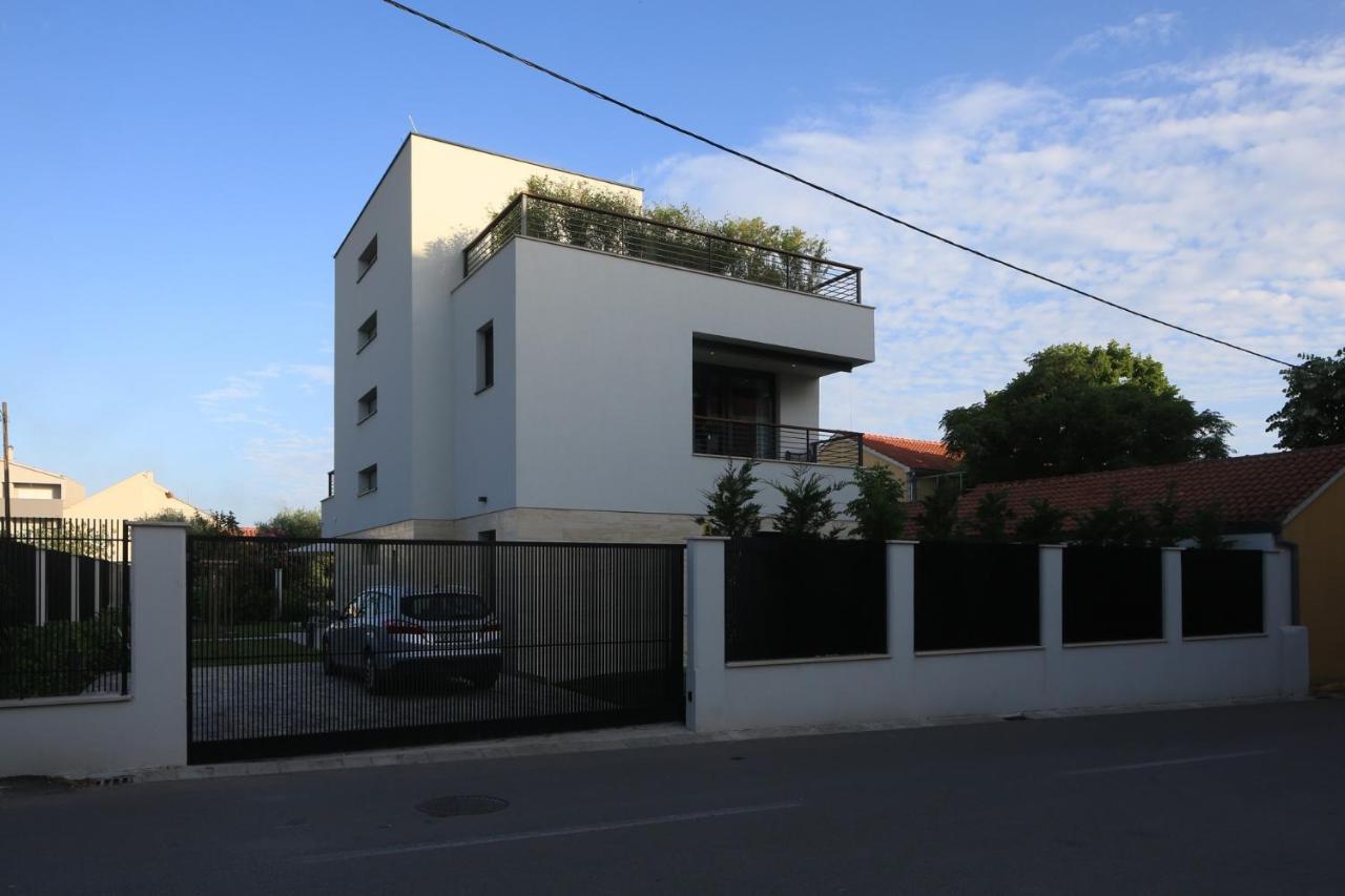 Tereza Villa *